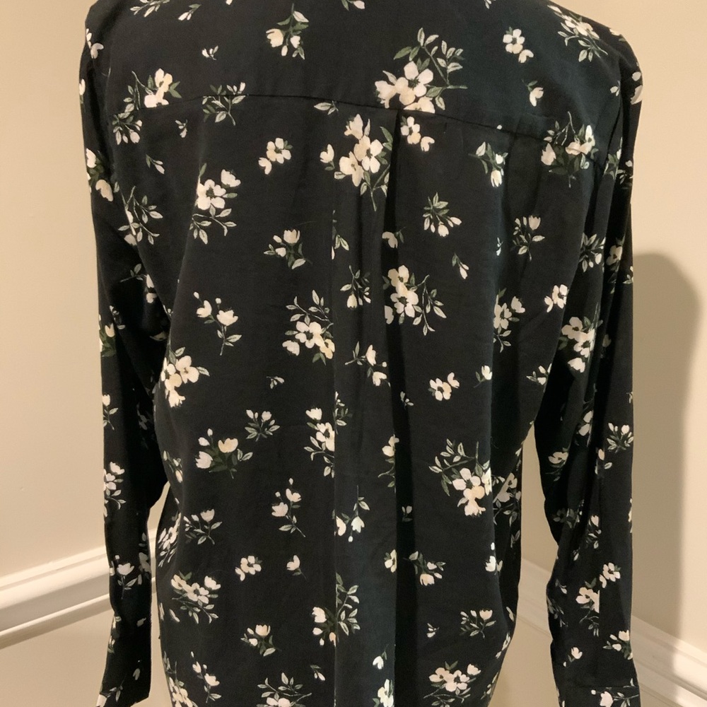 New Blouse, never used, no tags, old navy, size L.
